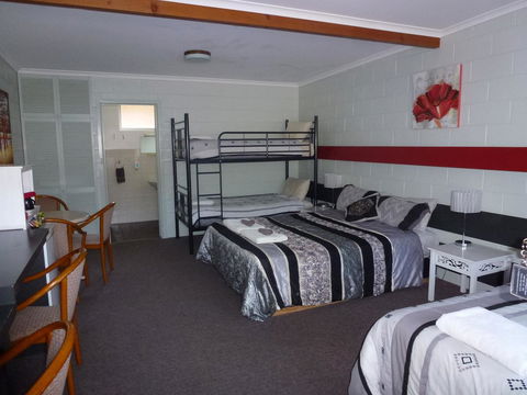 The Grampians Motel - Australian Directory 35