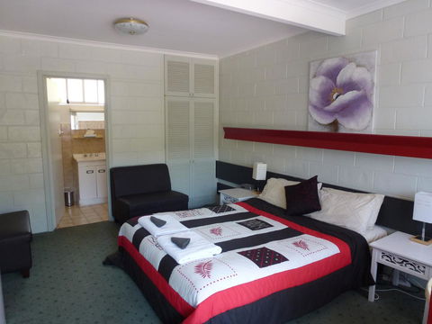 The Grampians Motel - Australian Directory 42