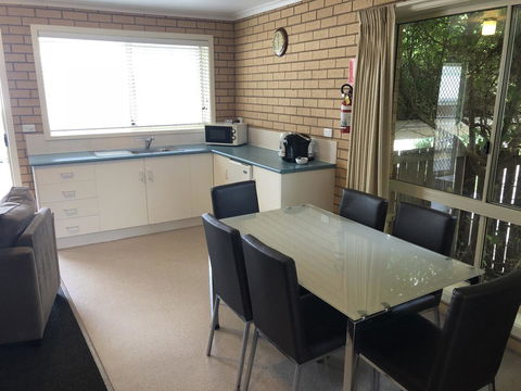 Port Campbell Parkview Motel & Apartments - Australian Directory 44