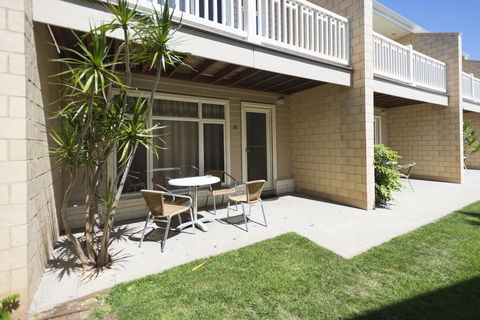 Port Campbell Parkview Motel & Apartments - Australian Directory 22
