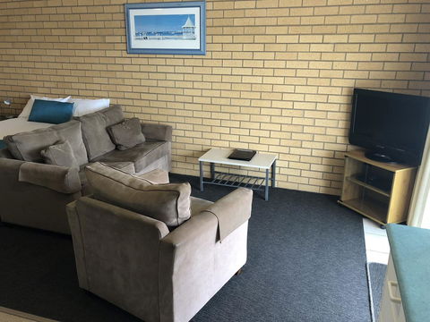 Port Campbell Parkview Motel & Apartments - Australian Directory 9