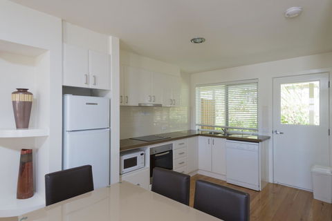 Port Campbell Parkview Motel & Apartments - Australian Directory 25