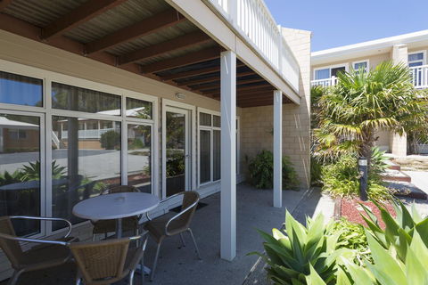 Port Campbell Parkview Motel & Apartments - Australian Directory 35