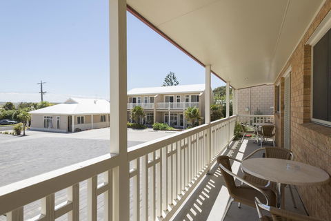 Port Campbell Parkview Motel & Apartments - Australian Directory 16