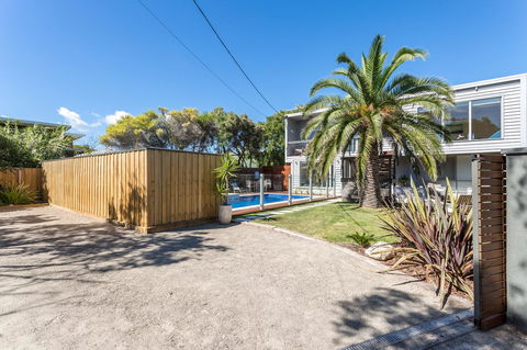 Front Beach House - Australian Directory 5