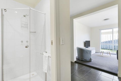 Front Beach House - Australian Directory 23