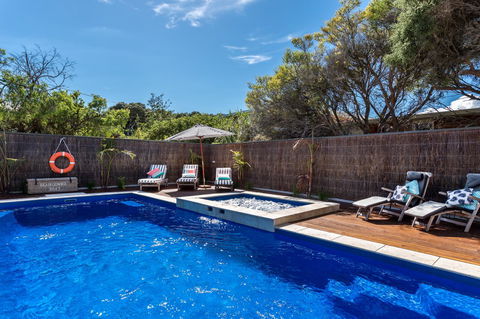 Front Beach House - Australian Directory 6