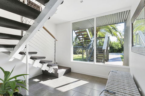 Front Beach House - Australian Directory 18