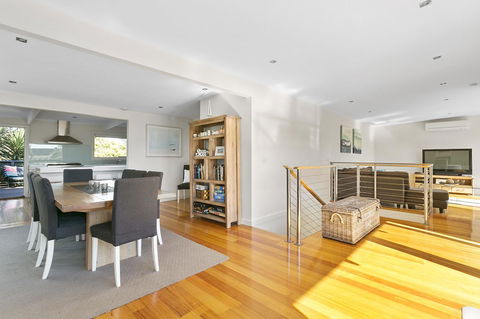 Front Beach House - Australian Directory 15