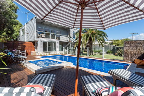Front Beach House - Australian Directory 7