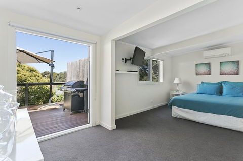 Front Beach House - Australian Directory 17