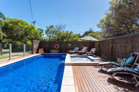 Front Beach House - Australian Directory 8