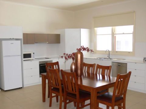 The Victoria Apartments - Australian Directory 21