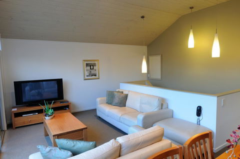 The Victoria Apartments - Australian Directory 6