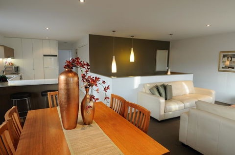 The Victoria Apartments - Australian Directory 14