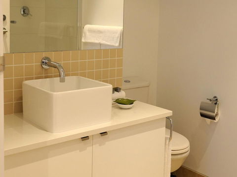 The Victoria Apartments - Australian Directory 16