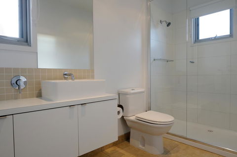 The Victoria Apartments - Australian Directory 12