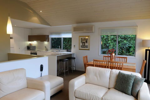The Victoria Apartments - Australian Directory 11