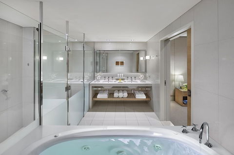 Crown Promenade Melbourne - Australian Directory 28