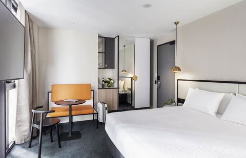 Brady Hotels Jones Lane - Australian Directory 6