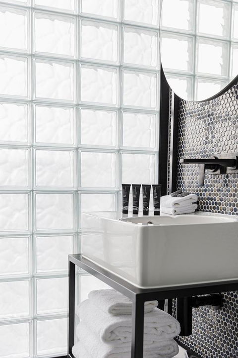 Brady Hotels Jones Lane - Australian Directory 12