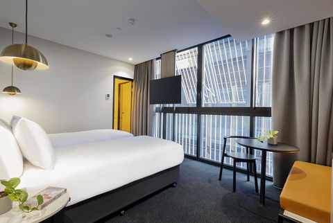 Brady Hotels Jones Lane - Australian Directory 11