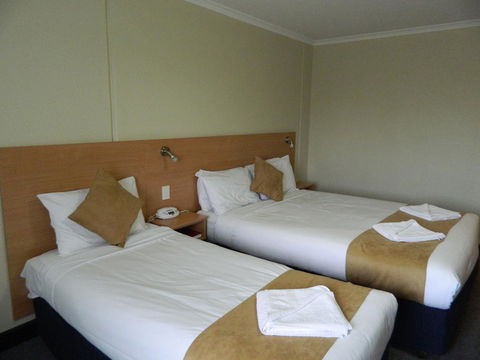 Ciloms Airport Lodge - Australian Directory 22