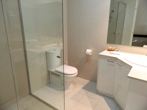 Ciloms Airport Lodge - Australian Directory 32