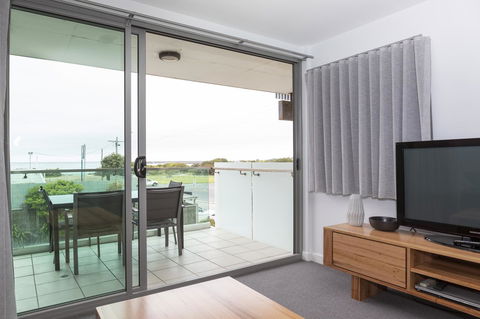 The Dolphin Apartments - Australian Directory 1