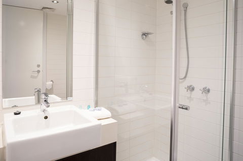 The Dolphin Apartments - Australian Directory 11