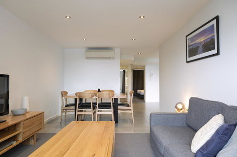 The Dolphin Apartments - Australian Directory 7