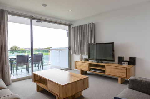 The Dolphin Apartments - Australian Directory 18