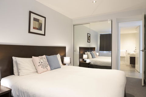 The Dolphin Apartments - Australian Directory 17