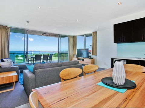 The Dolphin Apartments - Australian Directory 15