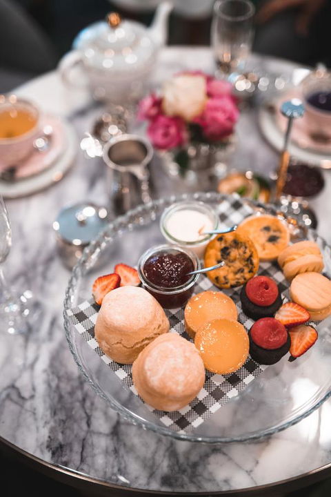 The Savoy Hotel On Little Collins Melbourne - Australian Directory 30