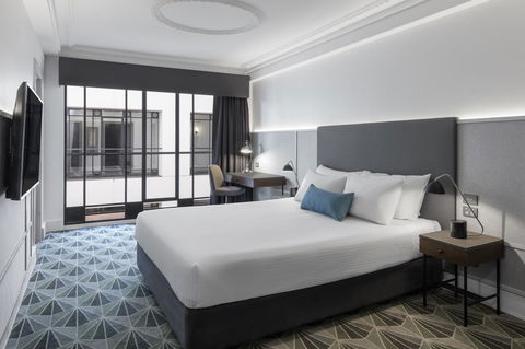 The Savoy Hotel On Little Collins Melbourne - Australian Directory 16
