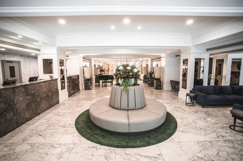 The Savoy Hotel On Little Collins Melbourne - Australian Directory 1
