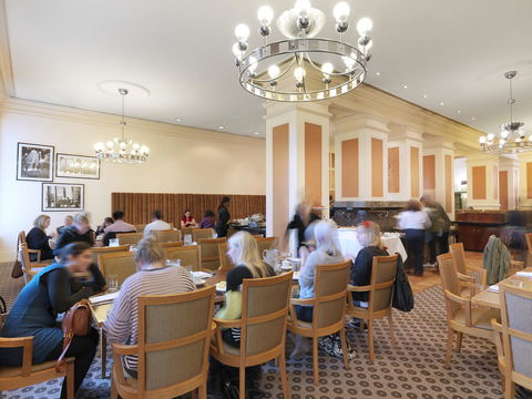 The Savoy Hotel On Little Collins Melbourne - Australian Directory 27