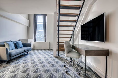 The Savoy Hotel On Little Collins Melbourne - Australian Directory 9