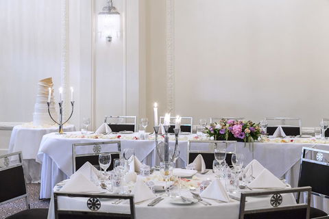 The Savoy Hotel On Little Collins Melbourne - Australian Directory 23
