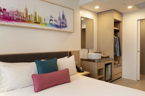 Ibis Melbourne Central - Australian Directory 40