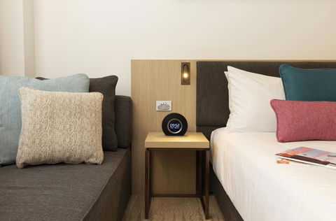 Ibis Melbourne Central - Australian Directory 33
