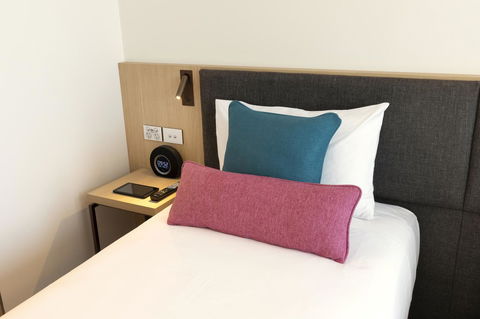 Ibis Melbourne Central - Australian Directory 9