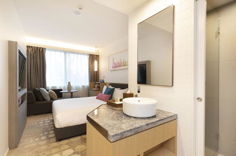 Ibis Melbourne Central - Australian Directory 43