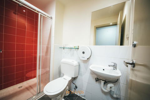 Nomads Melbourne Backpackers - Australian Directory 17