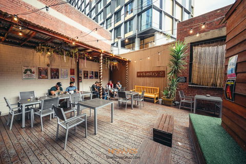 Nomads Melbourne Backpackers - Australian Directory 6