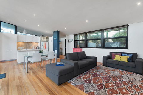 Ocean View Treetops Retreat - Australian Directory 6