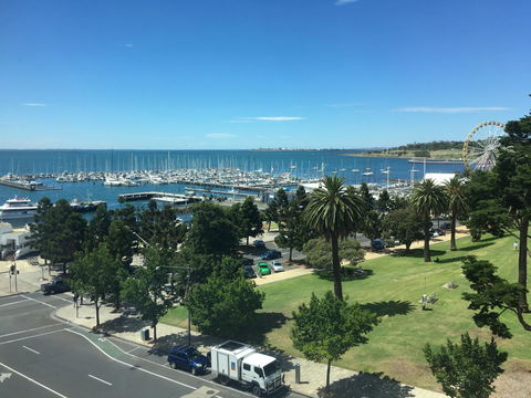 Geelong Waterfront Penthouse Apartment - Australian Directory 2
