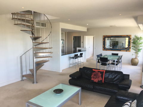 Geelong Waterfront Penthouse Apartment - Australian Directory 3