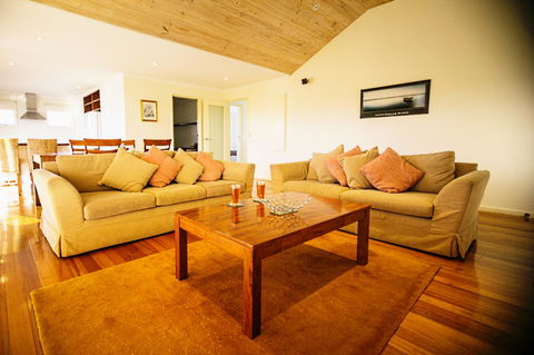 Rayville Boat Houses - Australian Directory 9